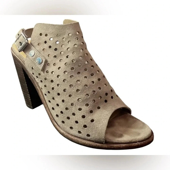 Sandals - Picture 4 of 6